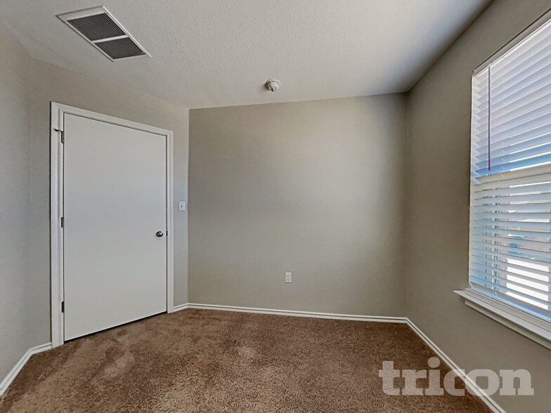 Building Photo - 15102 Verela Dr