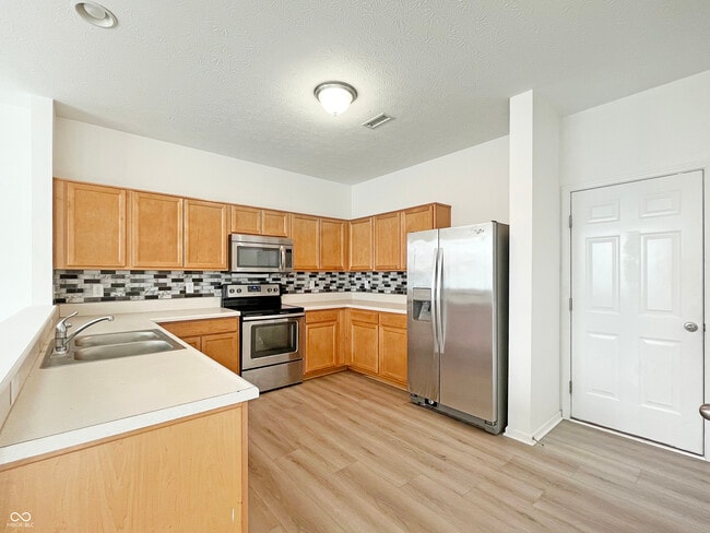 Building Photo - 5773 Bluff View Ln