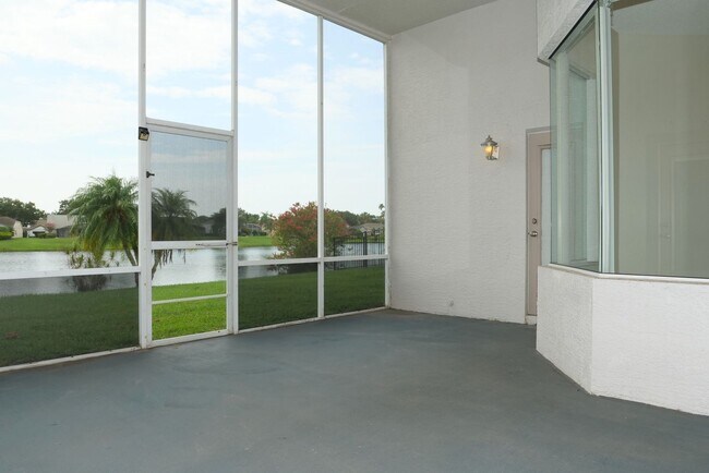 Building Photo - Beautiful, 3/2, single family, waterfront ...