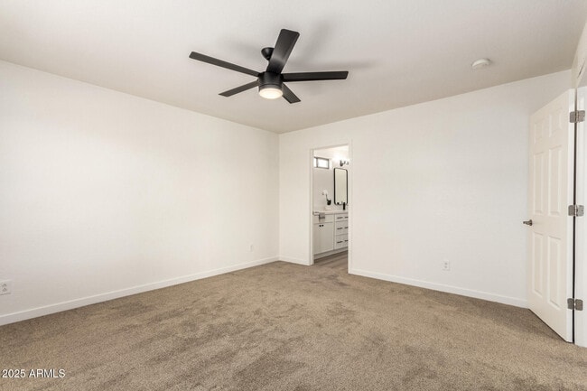 Building Photo - 479 E Dragon Springs Dr