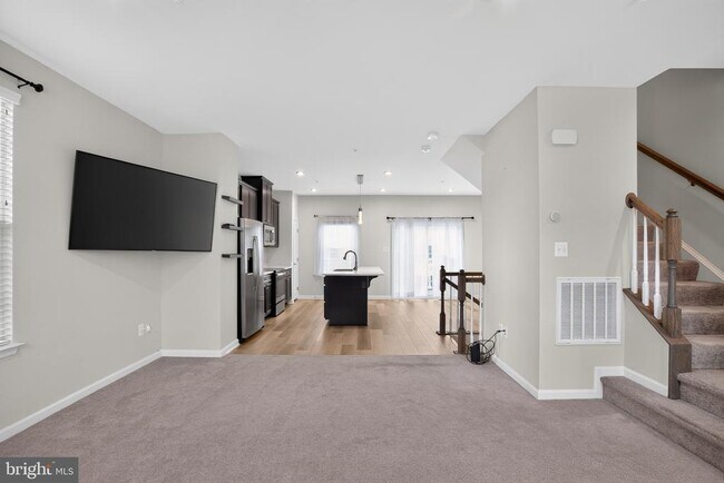 Building Photo - 151 Seldovia Dr