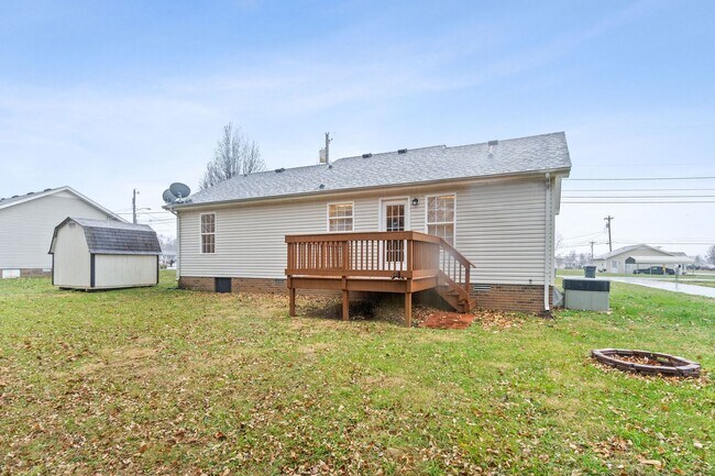 Building Photo - 941 Crabapple Ln