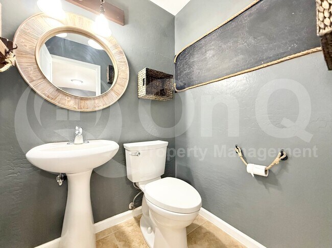 Building Photo - 2348 N Sand Hills Ct