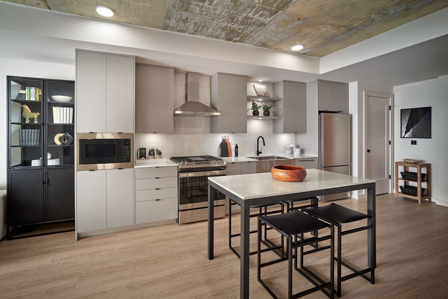 Primary Photo - Hazel National Landing