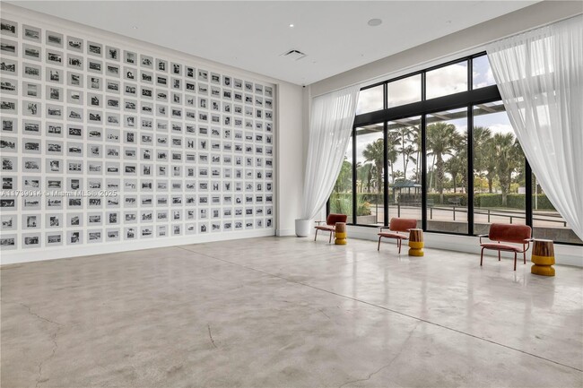 Building Photo - 3801 N Dixie Hwy