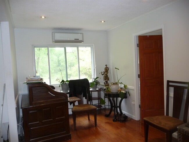 Building Photo - 20 Shadowmere Rd