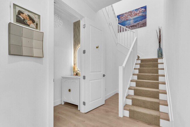 Building Photo - 120 Water Pointe Pl