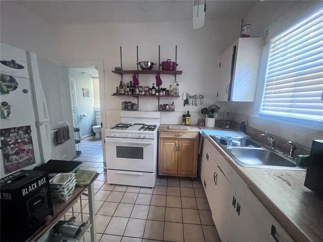 Building Photo - 2707 NW 4th Ave