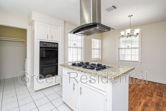 Building Photo - 11366 Oakcenter Dr