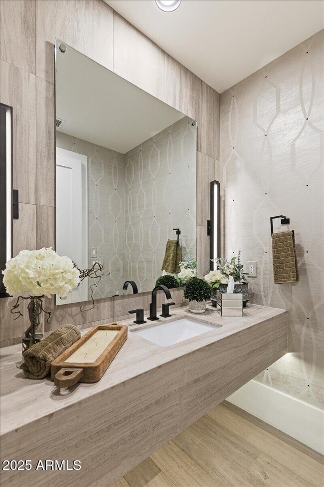 Building Photo - 10203 E Camelot Ct