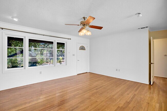 Building Photo - 31638 Lodge Rd