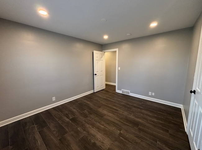 Building Photo - 703 N Alpine Rd