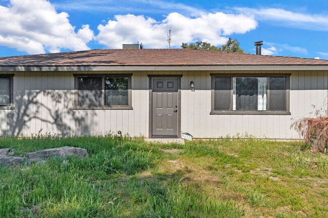 Building Photo - 31331 Auberry Rd