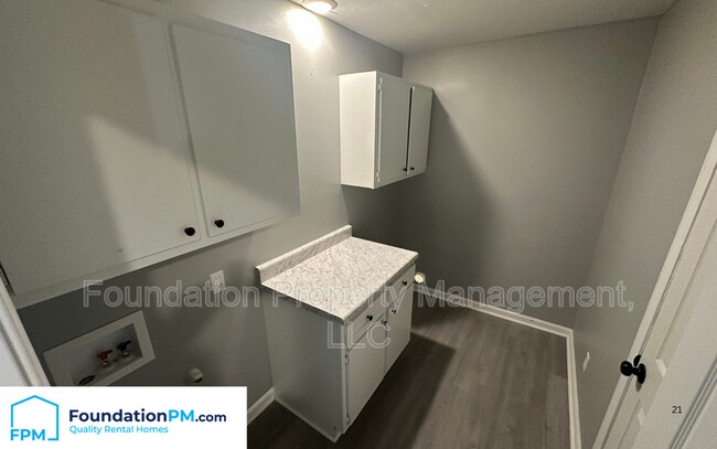 Building Photo - 4995 Stacey Rd