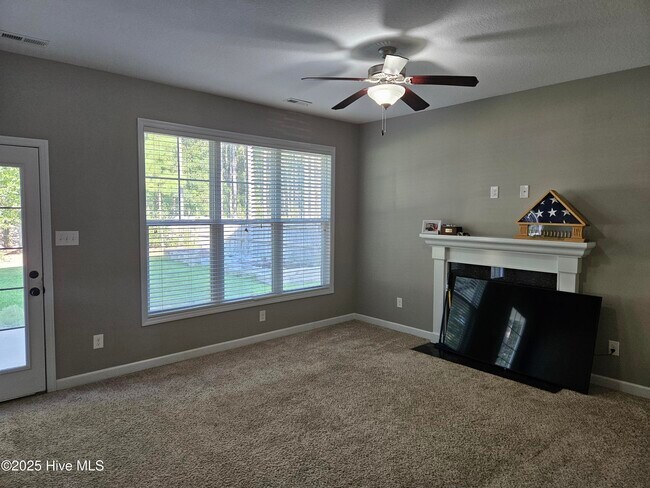 Building Photo - 609 Winfall Dr