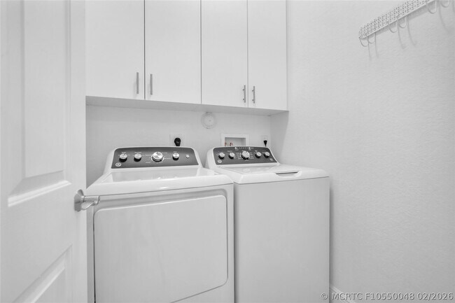 Building Photo - 6809 Lakeside Cir N