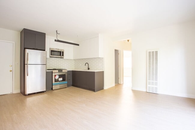 Interior Photo - 1811 Tamarind Apartments