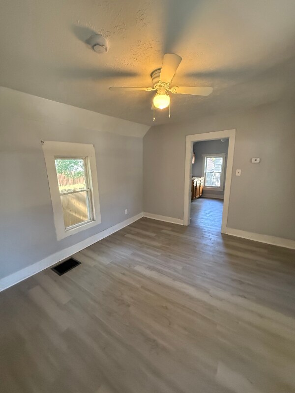 Building Photo - 2524 Oakdale Ave