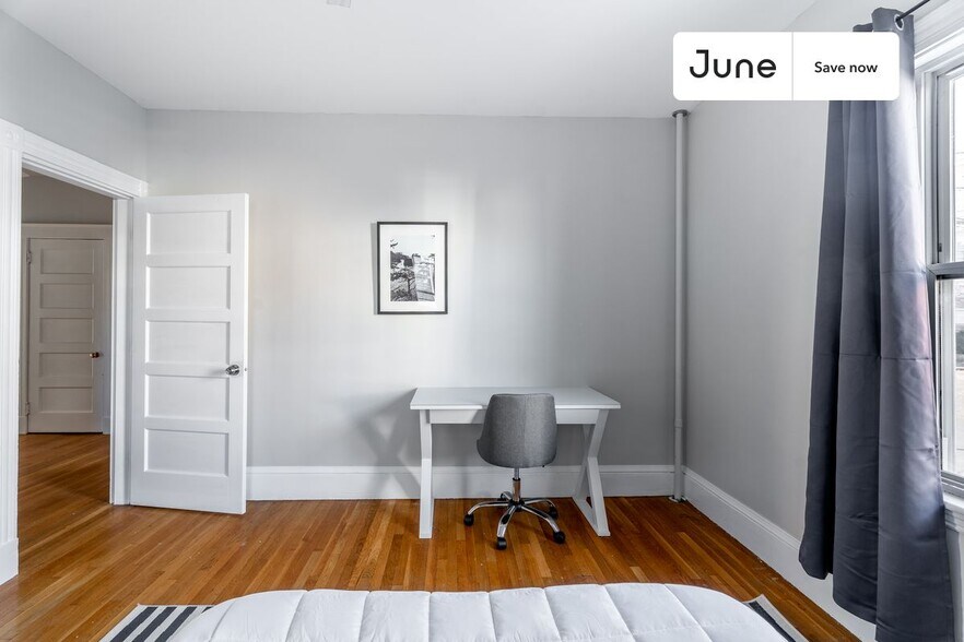 Building Photo - 45 Montcalm Ave