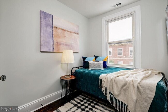 Building Photo - 1505 Harvard St NW