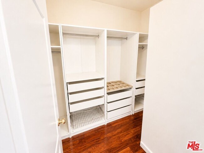 Building Photo - 7371 Westcliff Dr