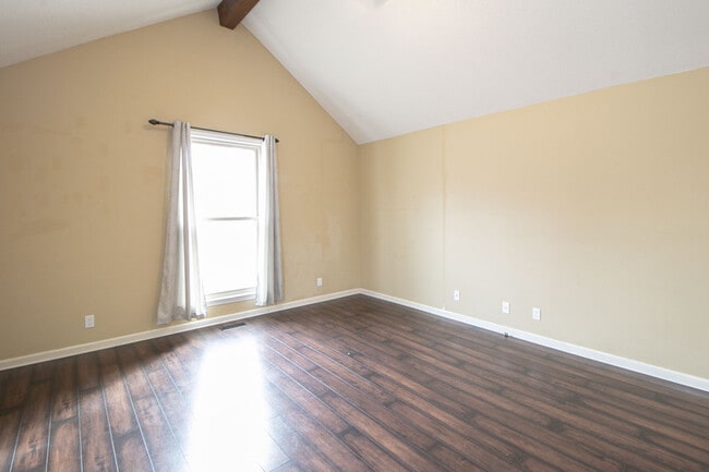 Building Photo - 1122 Rosebrook Dr