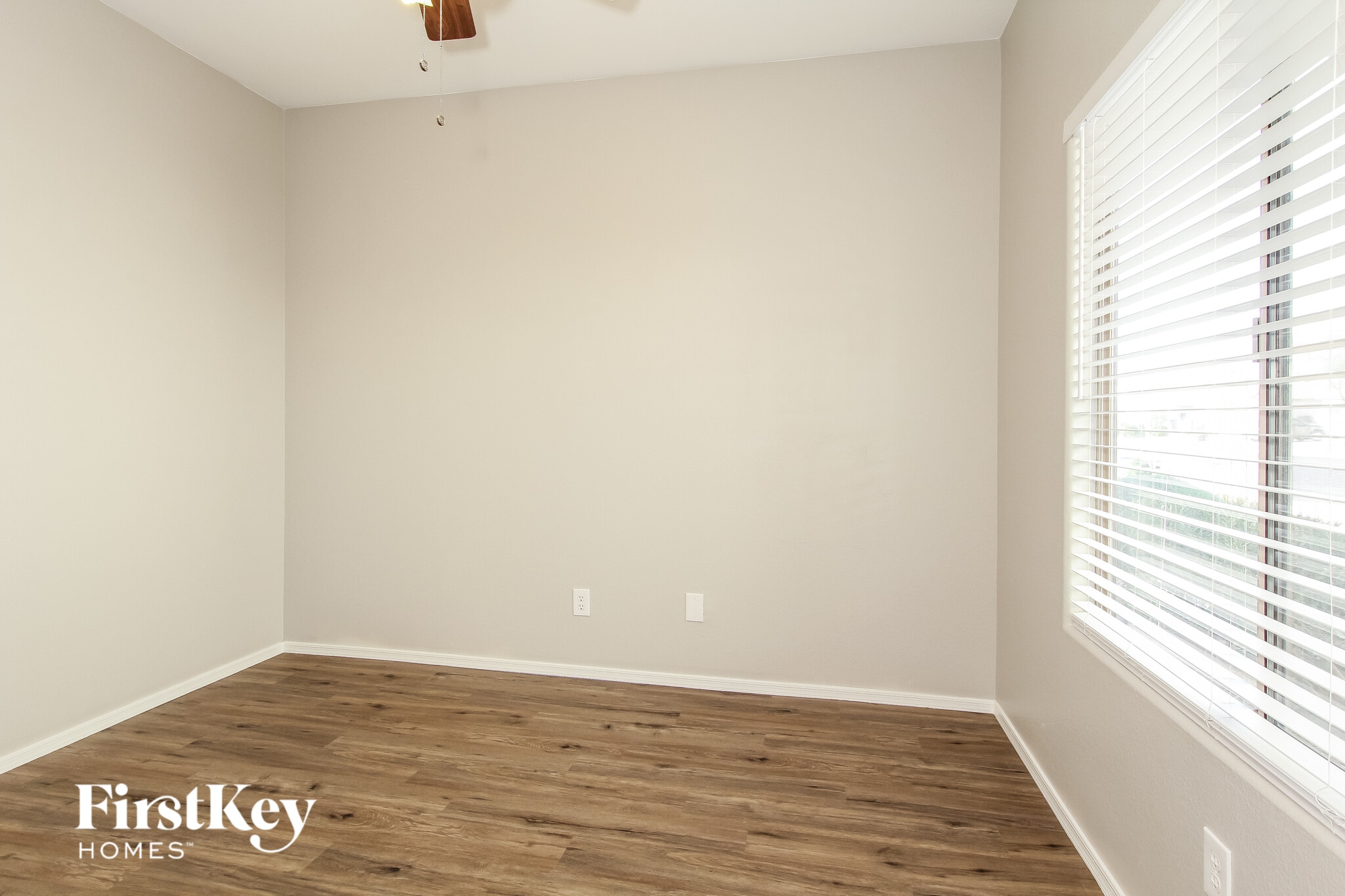 Building Photo - 14521 N 145th Dr