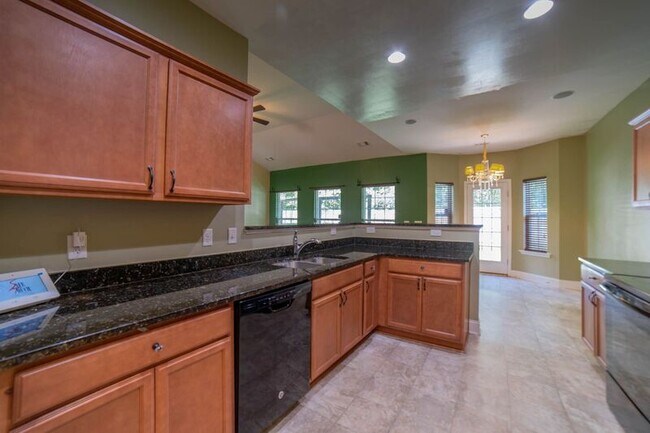 Building Photo - 119 Spoonbill Cir