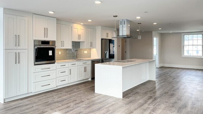 Building Photo - 131 Cambridge St