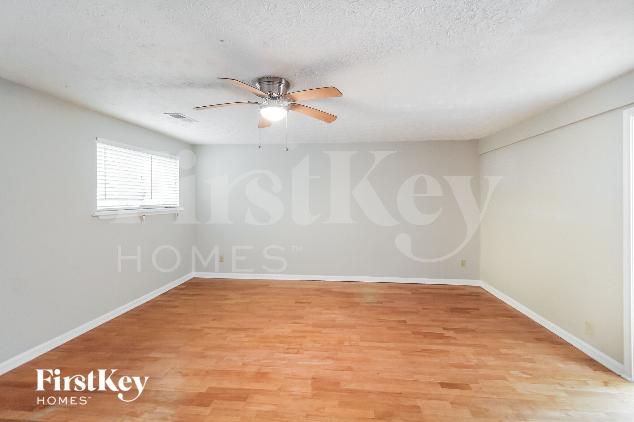 Building Photo - 675 Woodcrest Manor Dr