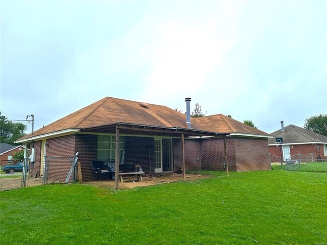 Building Photo - AVAILABLE 08/15/2026 in Millbrook!