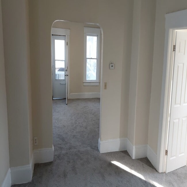 Building Photo - 1114 E 77th St