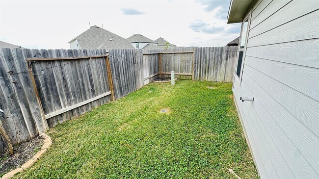 Building Photo - 236 Rustic Ridge Cir