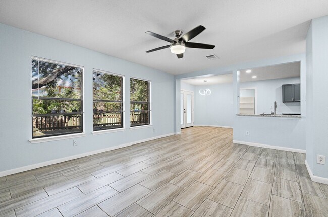 Building Photo - 16074 Walnut Creek Dr