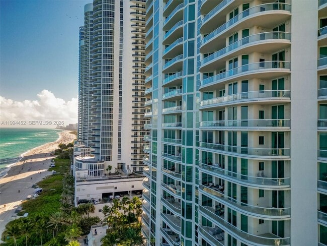Building Photo - 16047 Collins Ave