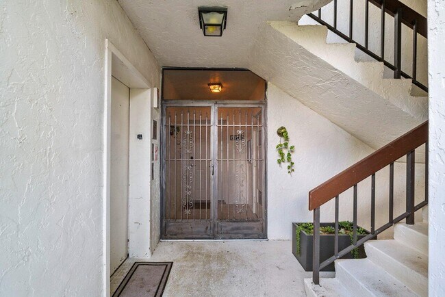 Building Photo - 13362 Polo Rd W