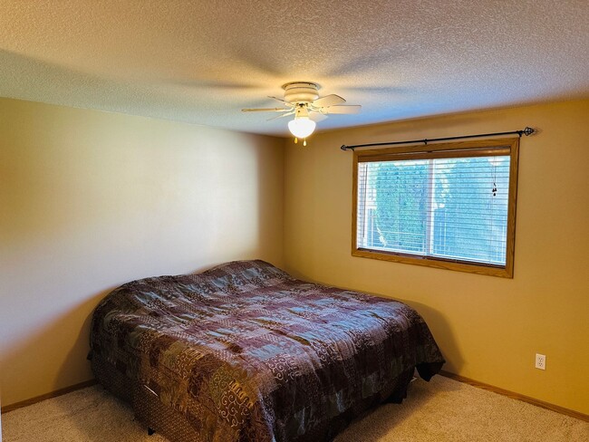 Building Photo - Charming Fisher's Landing Home