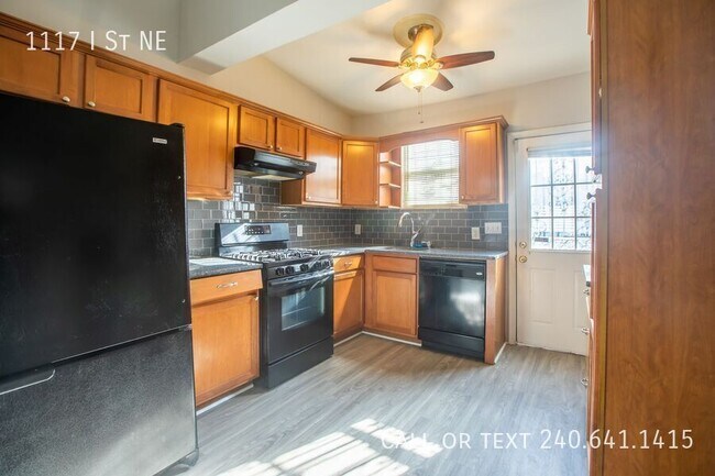 Building Photo - 1117 I St NE
