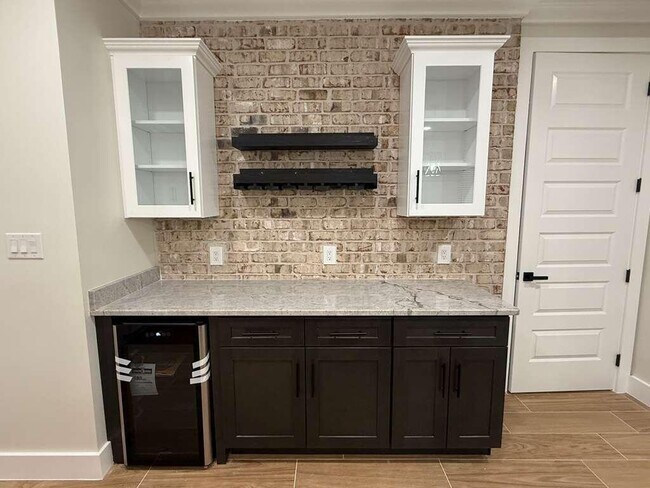 Building Photo - 361 County Line Rd