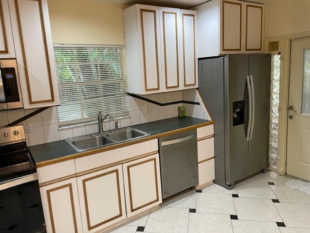 Building Photo - 13752 Yarmouth Dr