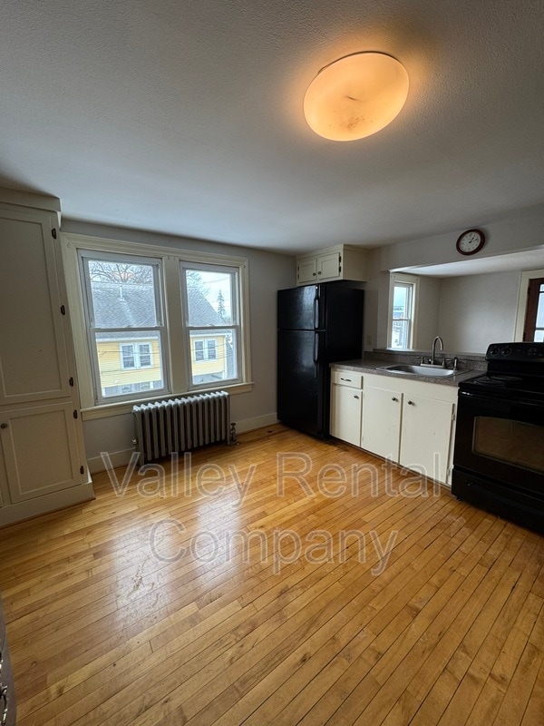 Building Photo - 64 Lyman St