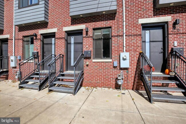 Building Photo - 427 W Norris St