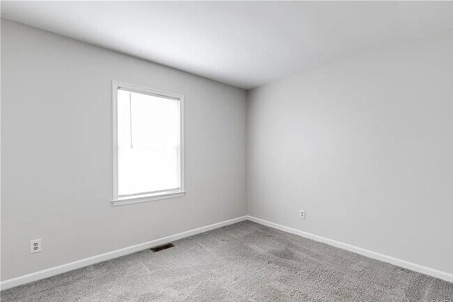 Building Photo - 1624 Mountain Pine Terrace