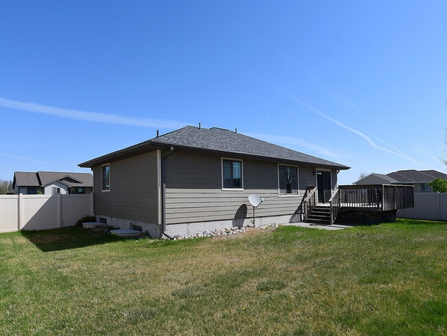 Building Photo - 4225 Yarrow Dr