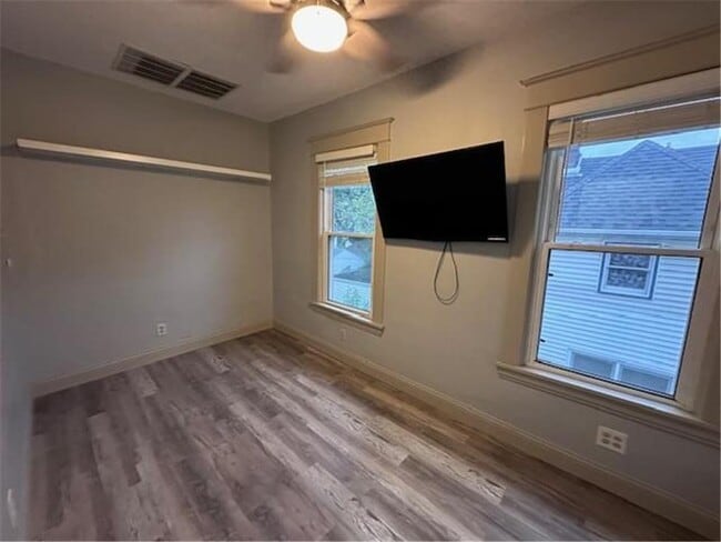 Building Photo - 734 Sims Ave