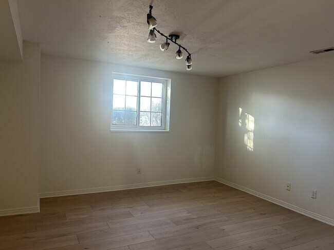 Building Photo - 11562 Cherry Knoll Cir