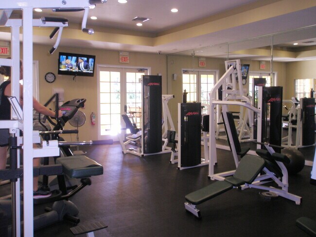 Building Photo - Annual turnkey furnished renovated GATED COMMUNITY**3 BEDROOM TOWNHOUSE