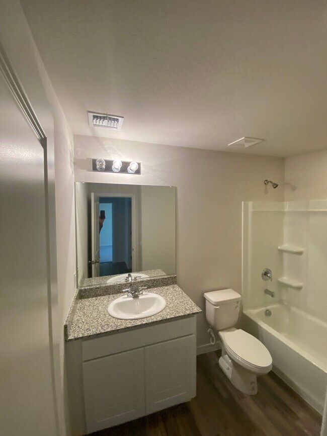 Building Photo - SHORT/LONG TERM /FREE RENT CALL FOR DETAILS