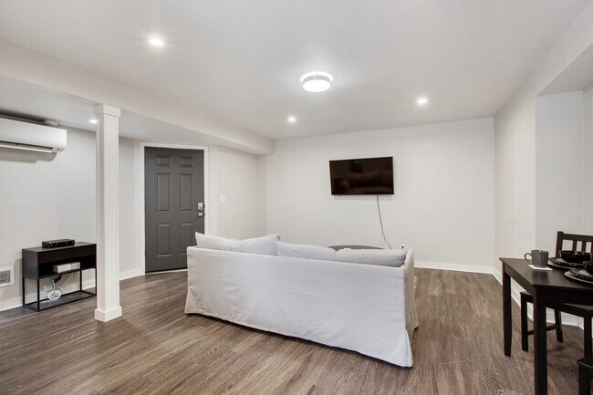 Building Photo - 4032 Clark Ave