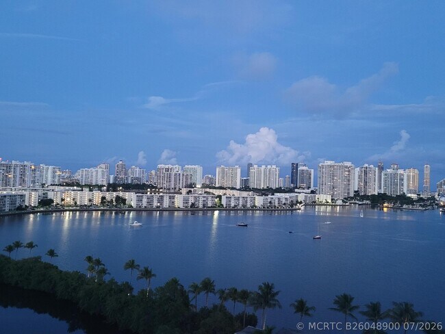 Building Photo - 17301 Biscayne Blvd